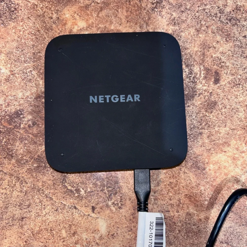 netgear Black Portable Mobile Wi‑Fi Hotspot Router - Picture 2 of 3